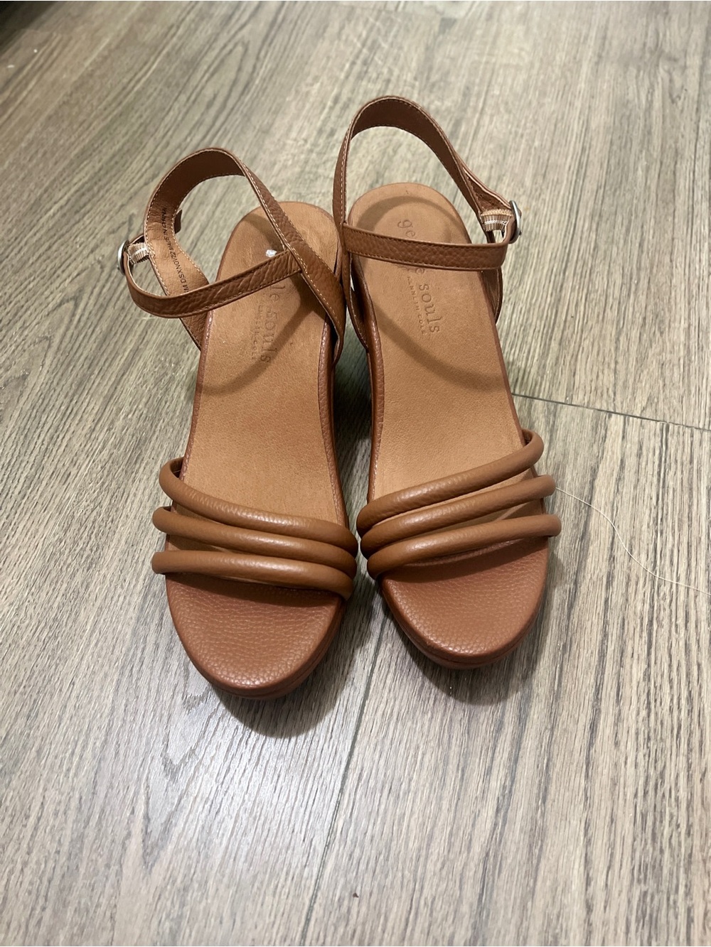 Gentle Souls Viki Sandals 9.5 - Picture 4 of 11